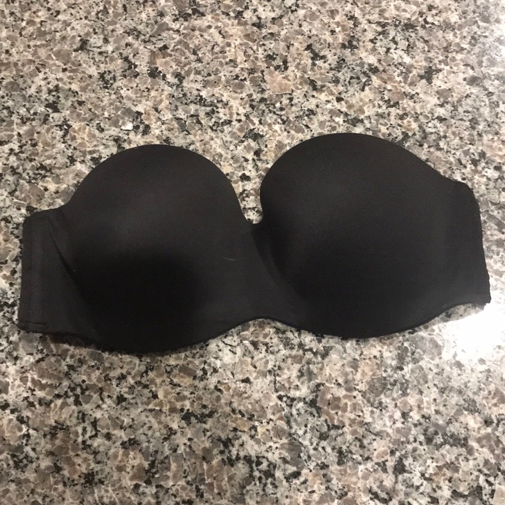 Victoria’s Secret strapless bra